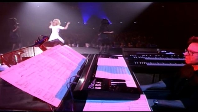 SYLVIE VARTAN — MOI JE DANSE – GARDE-MOI DANS TA POCHE | SYLVIE VARTAN AU CASINO DE PARIS / 95