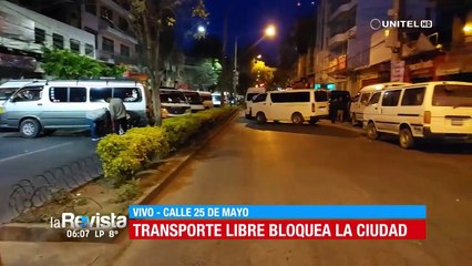 Transporte libre bloquea el centro de Cochabamba exigiendo solución al problema de rutas