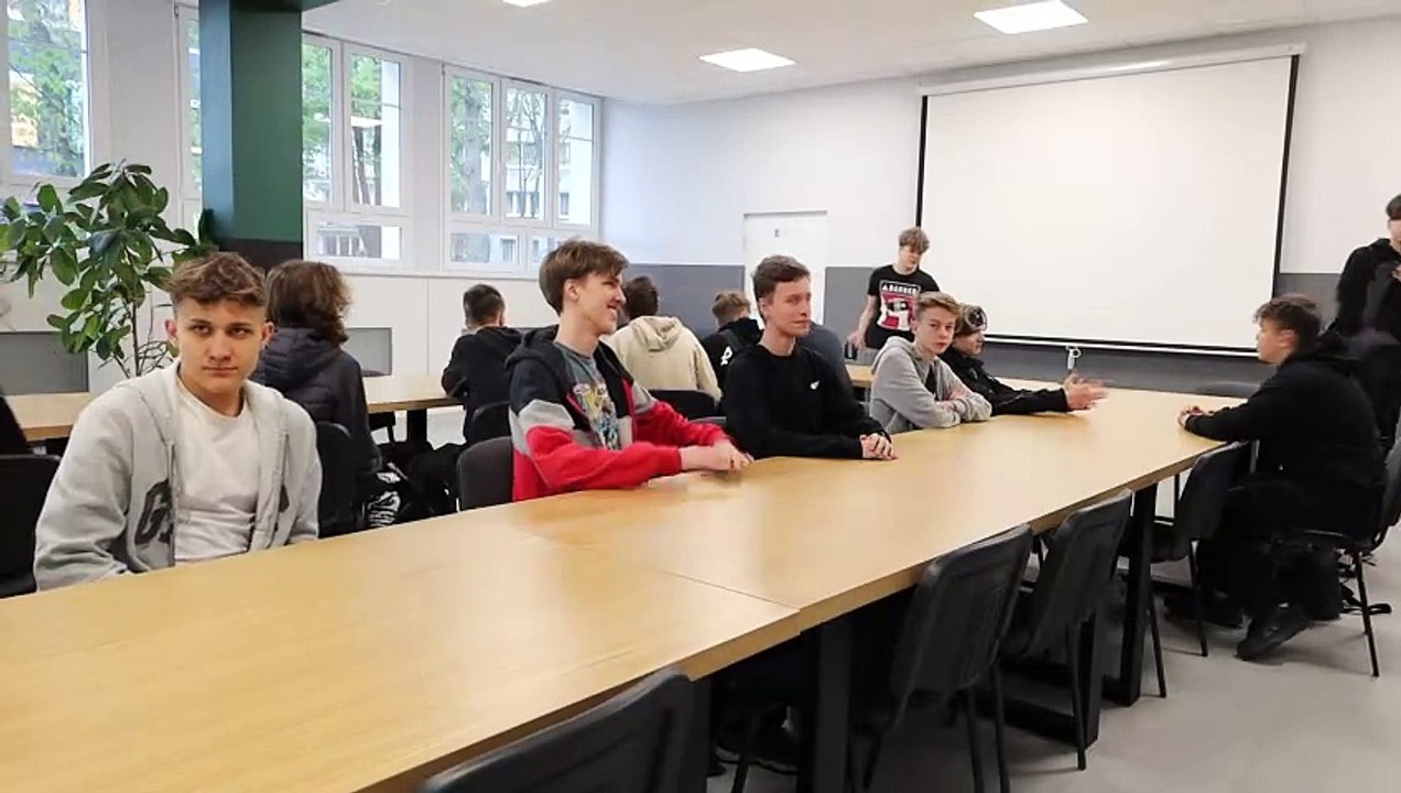 Sala konferencyjna w IX LO w Łodzi.