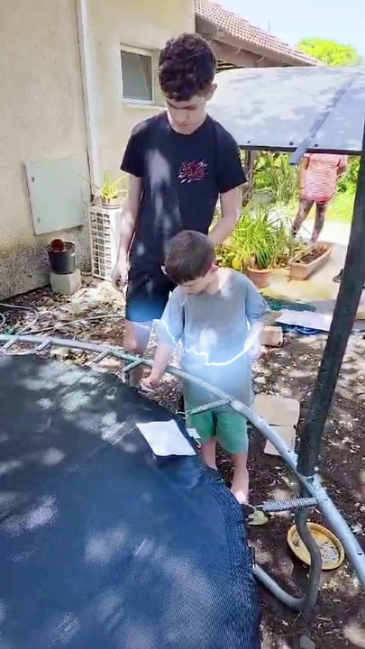 כל הילדים קופצים רוקדים - פסח 2024