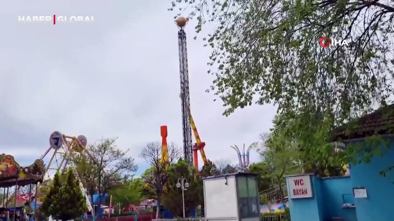 Harçlığını çıkarmak için çalıştığı lunaparkta kafasına oyun aracı çarptı