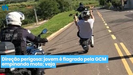 Direção perigosa: jovem é flagrado pela GCM empinando moto; veja