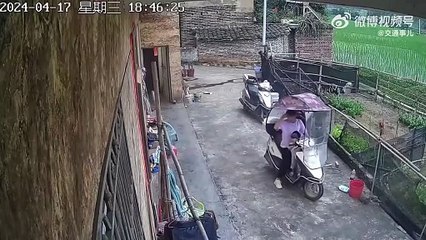 Quand tu laisses le guidon à ton bébé... douloureux
