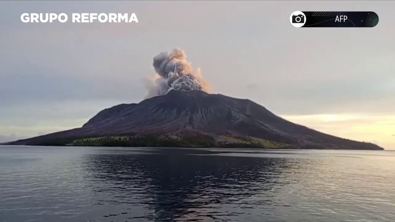 Nueva erupción del volcán indonesio Ruang