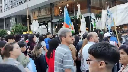 "El que no salta, votó a Milei": bronca con el Gobierno por el ajuste a las universidades