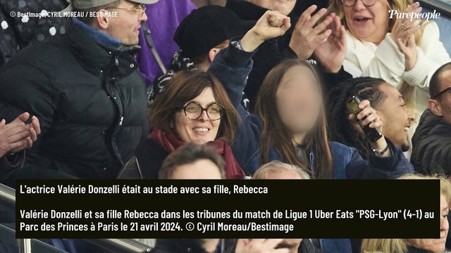 PHOTOS PSG-Lyon - Nicolas Sarkozy au stade en famille : Jean, une ressemblance de plus en plus saisissante avec son papa