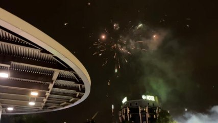 Scudetto Inter, parte la festa: fuochi d'artificio all'esterno di San Siro
