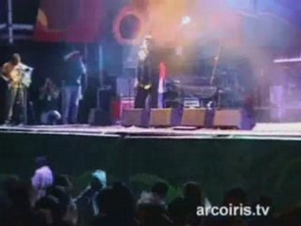Earl 16 - Live