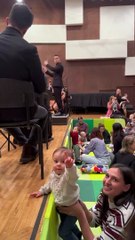 L’orchestre philarmonique de Belgrade joue devant un public plutôt inhabituel !