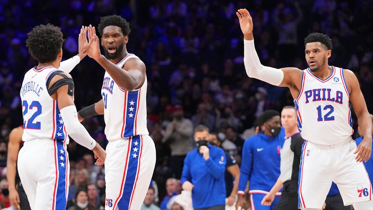Philadelphia 76ers Lead Late in Game Against the New York Knicks