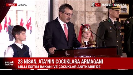 Download Video: Milli Eğitim Bakanı Yusuf Tekin ve çocuklar Anıtkabir'i ziyaret etti