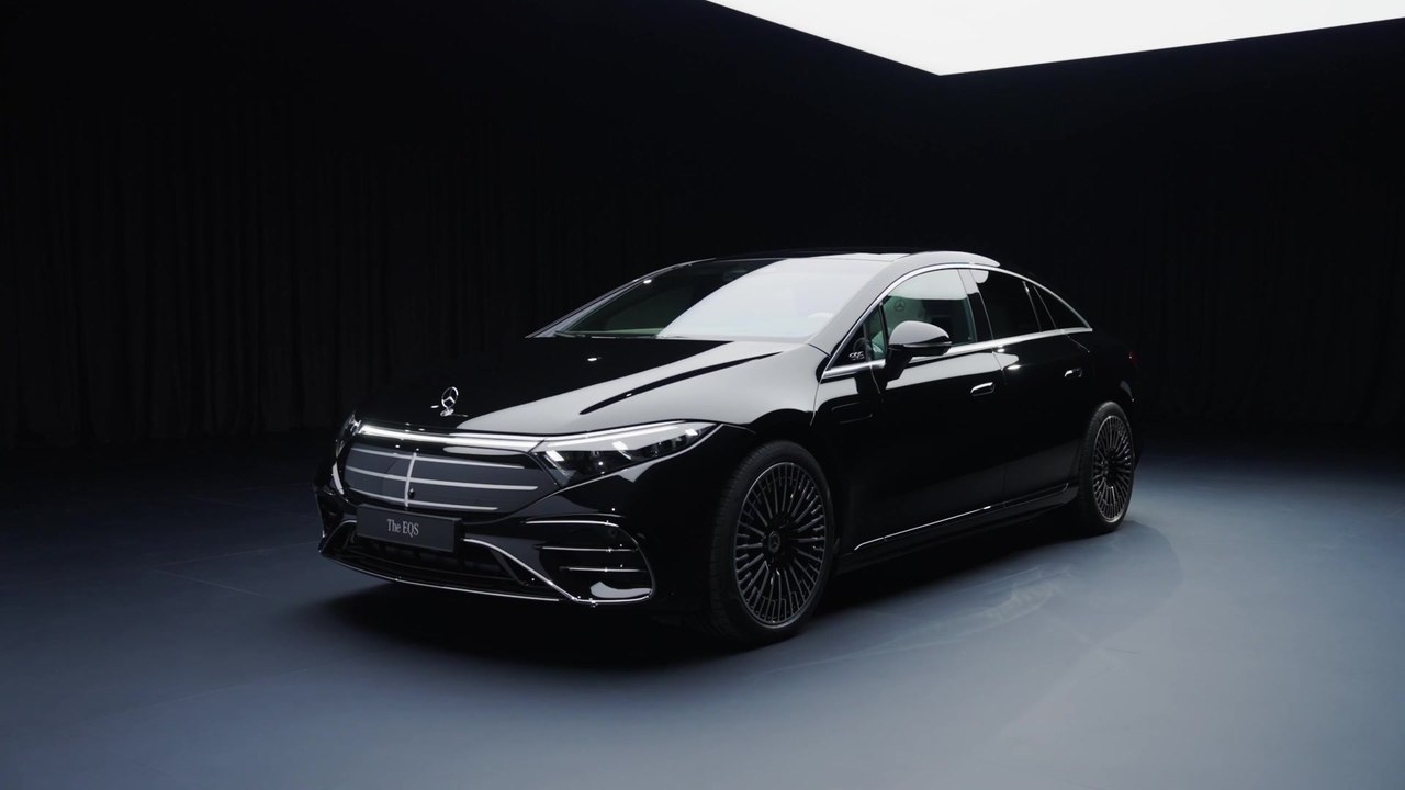 The new Mercedes-Benz EQS 580 4MATIC Design Preview in Obsidian black