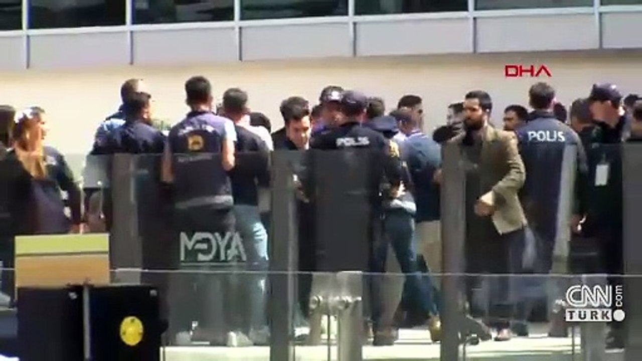 Almanya Cumhurbaşkanı protesto edildi: Steinmeier "Gurbette Hasret" sergisini gezdi