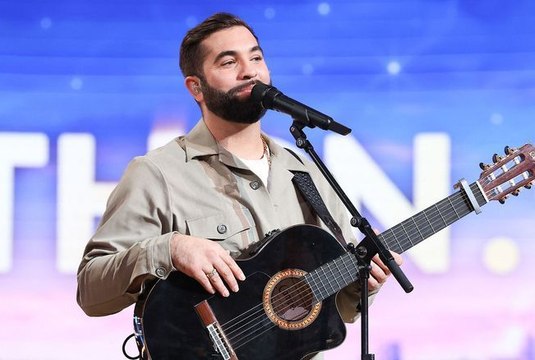 Kendji Girac blessé par balle : voici pourquoi il avait une arme chez lui… Un proche fait des révélations