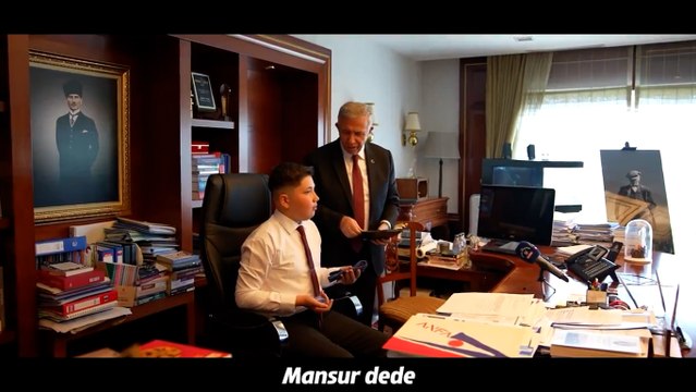 ABB koltuğuna otizmli Muhammed oturdu: Teşekkür ederim Mansur dede