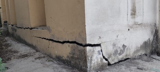 हैंडओवर से पूर्व ही क्षतिग्रस्त हुई 13 करोड़ से बनी छात्रावासों की दो बिल्डिंग