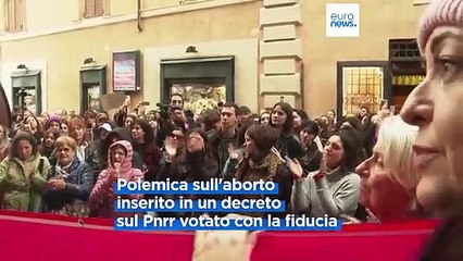 Italia, Senato vota su gruppi pro vita nei consultori: polemiche su aborto in decreto Pnrr