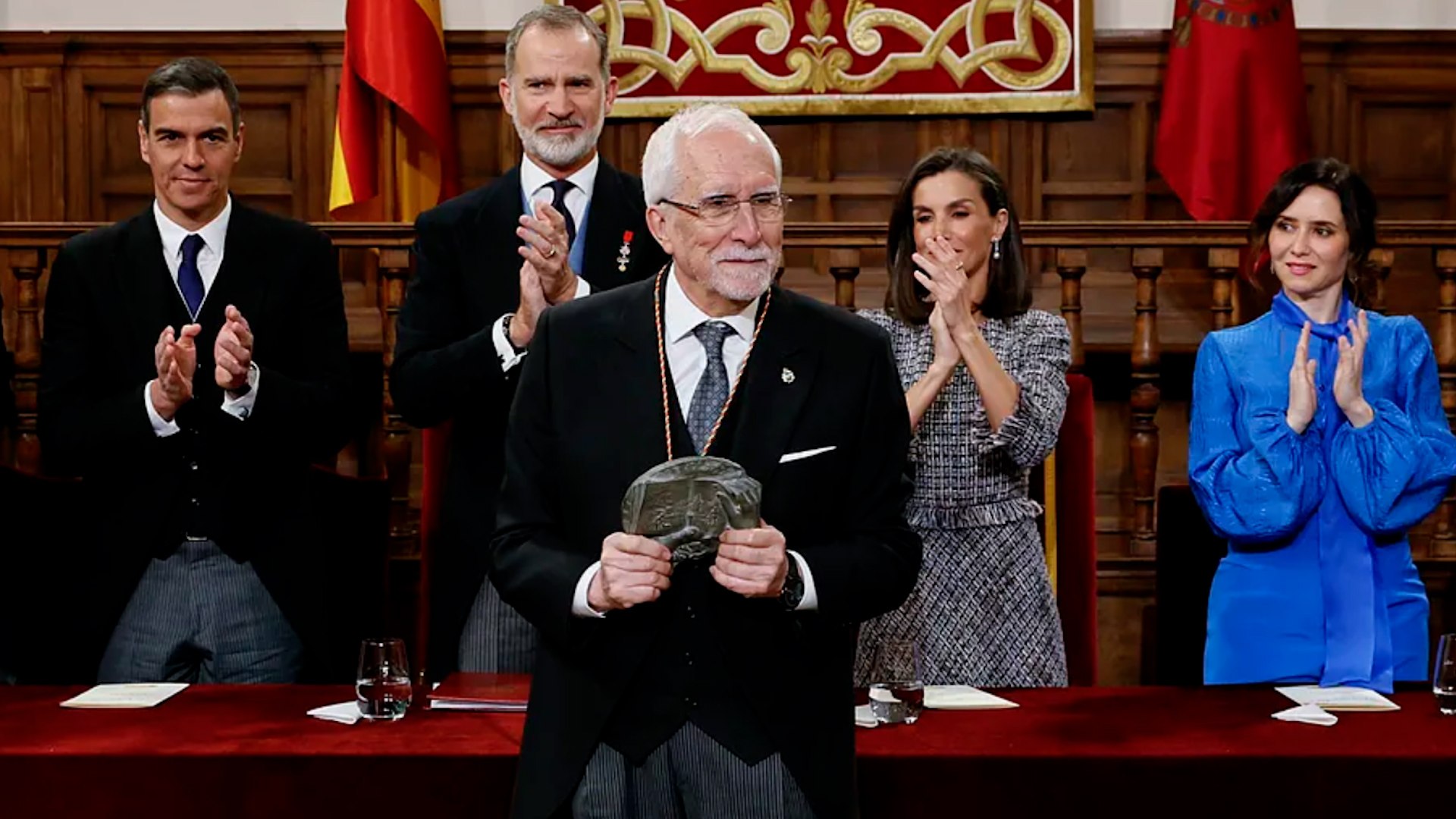 Luis Mateo Dez recibe el Premio Cervantes: "Es un da de esos que marca tu vida"