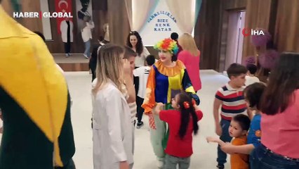 "Çılgın Mısırcı" özel eğitimli çocuklara eğlence dolu dakikalar yaşattı