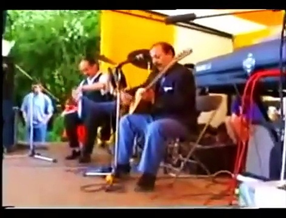 Neşet Ertaş - Kenardan Geçeyim Yol Sizin Olsun (Aslan MUSTAFAM)