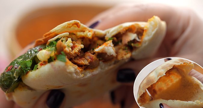 Poulet mariné en sandwich avec pain pita fait maison - Dbara khef lef 2 - Ep 64