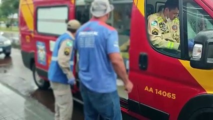 Aterrorizante Acidente: Pallet Esmaga Mão de Trabalhador Durante Descarregamento de Porcelanato em São Cristóvão 😢