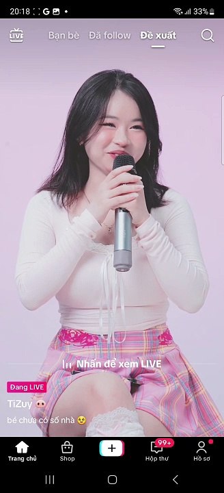 GÁI XINH VÁY HỒNG HÁT