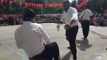 23 Nisan kutlamalarında zurnacı böyle bayıldı