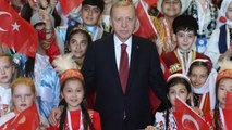 Cumhurbaşkanı Erdoğan, Türk Dünyası Çocukları ve TRT Çocuk Şenliği konuk çocukları ile bir araya geldi