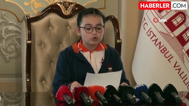 İstanbul Valisi Davut Gül, koltuğunu 4. Sınıf öğrencisi Derin Mina Koç'a devretti