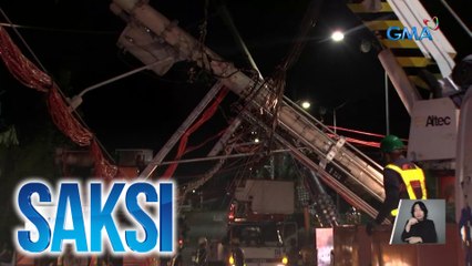 Ilang poste ng kuryente, tumagilid sa gitna ng pag-ulan; 40 bahay, nawalan ng kuryente | Saksi