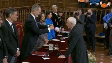 Luis Mateo Díez recibe el Premio Cervantes.