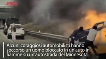 Usa, uomo bloccato in un'auto in fiamme: coraggiosi automobilisti lo salvano