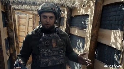 I soldati ucraini costruiscono trincee sul fronte orientale