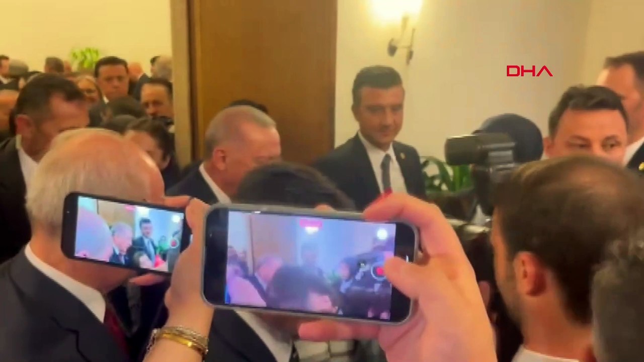 İlk görüşme gerçekleşti; Cumhurbaşkanı Erdoğan ile Özgür Özel, TBMM Resepsiyonunda bir araya geldi