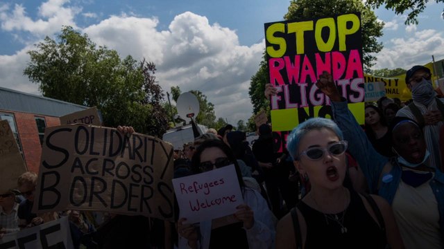 UK Passes Bill to Send Asylum Seekers to Rwanda
