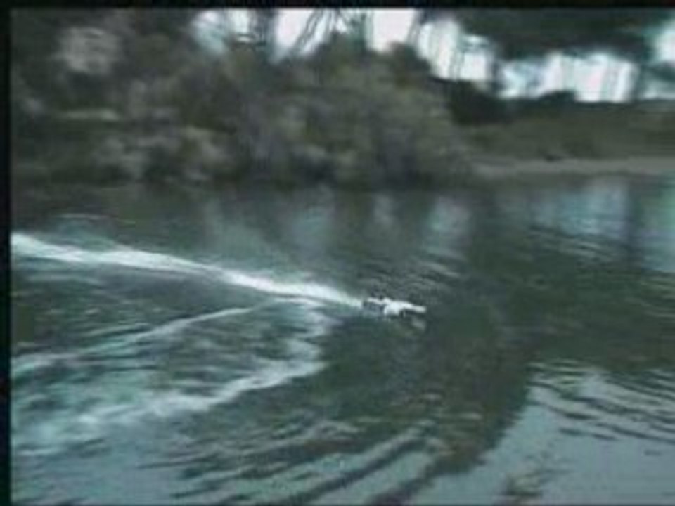 Offshore rc brushless Catamaran hurricane kyosho essai hyere