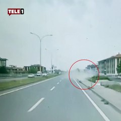 Sakarya'da feci kaza! Lastiği patlayan araç yaşlı kadına son sürat çarptı
