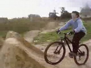 clement saute les bosses .