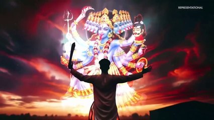 ध्रुव राठी ने एक और वीडियो जारी किया है और भाजपा और उसके व्हाट्सएप विश्वविद्यालय का प्रचार कैसे ब्रेनवाश कर करते है ।दिखाया है 