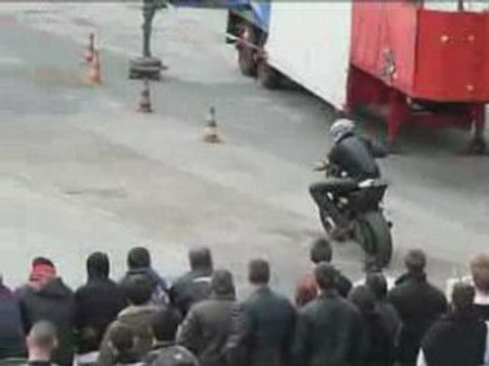 stunt moto