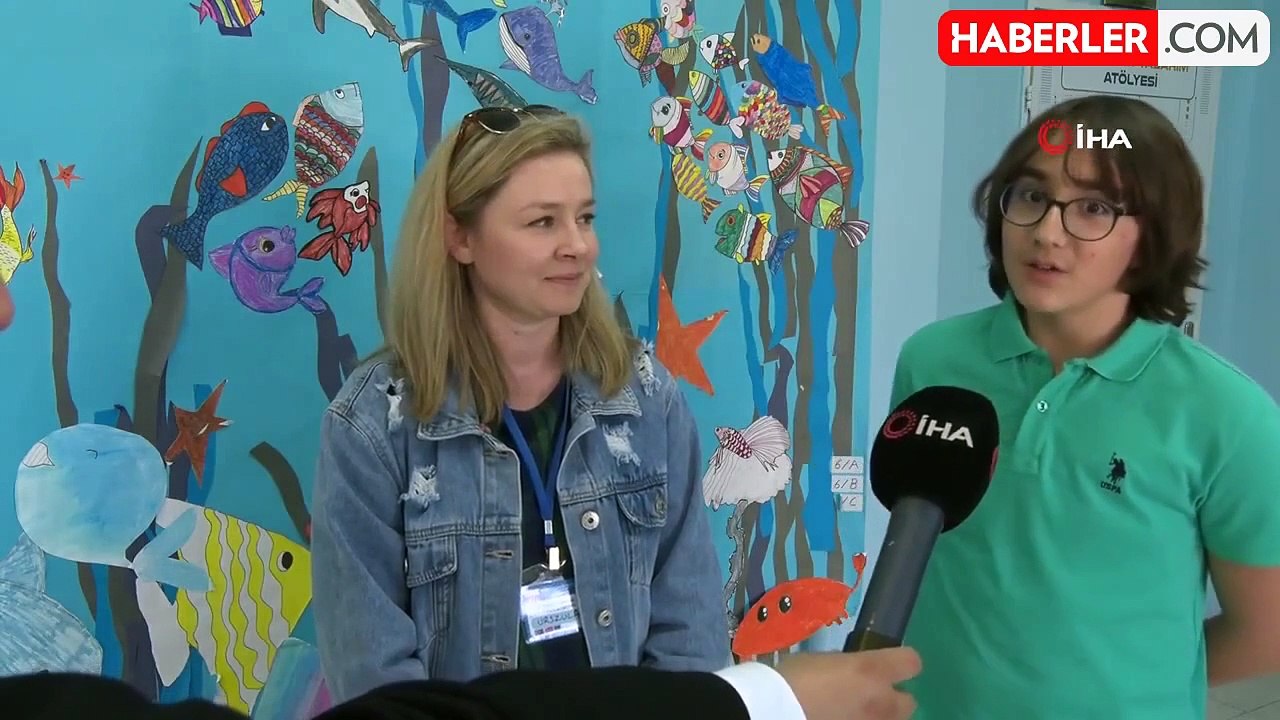 Yabancı öğrenciler Ankara'da ebru sanatı ile tanıştı