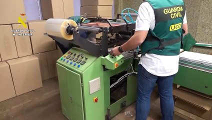 Desmantelada una fábrica clandestina de tabaco en Lucena donde escondían a trabajadores