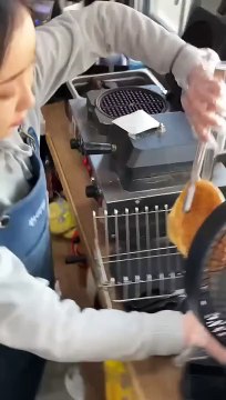 WAFFLE _ WHIPPED CREAM - KOREAN STREET FOOD #shortvideo