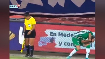 Paura in Colombia: coltello lanciato dalla tribuna