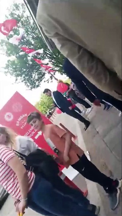 Önder Aksakal ile Sırrı Sakık arasında Meclis bahçesinde tartışma