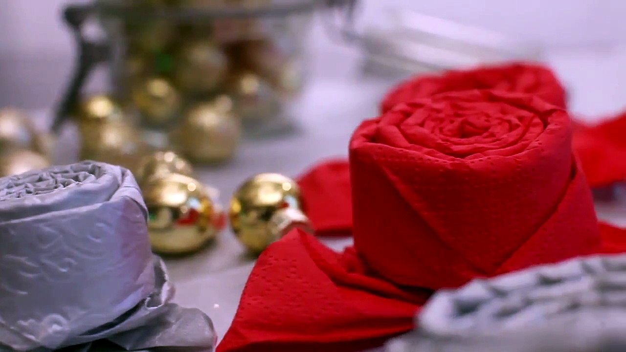 Pliage de serviette : une rose