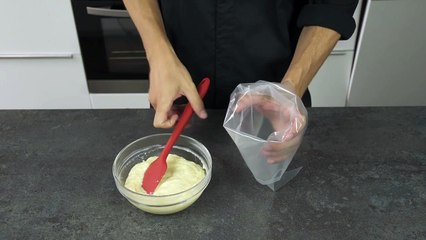 Remplir une poche à douille