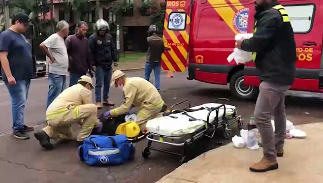 Palio e CG batem no cruzamento das Ruas Rio Grande do Sul e Manoel Ribas, no Centro