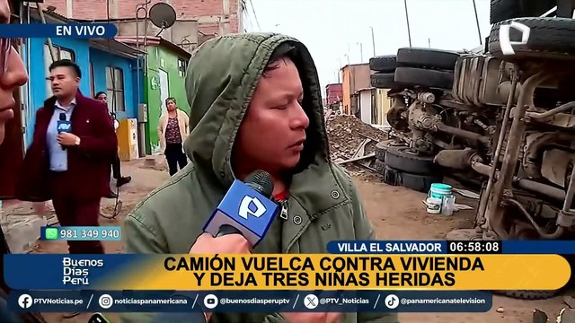 Camión vuelca contra vivienda y deja tres niñas heridas en VES